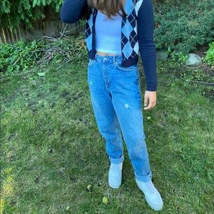 urban outfitters mom jeans